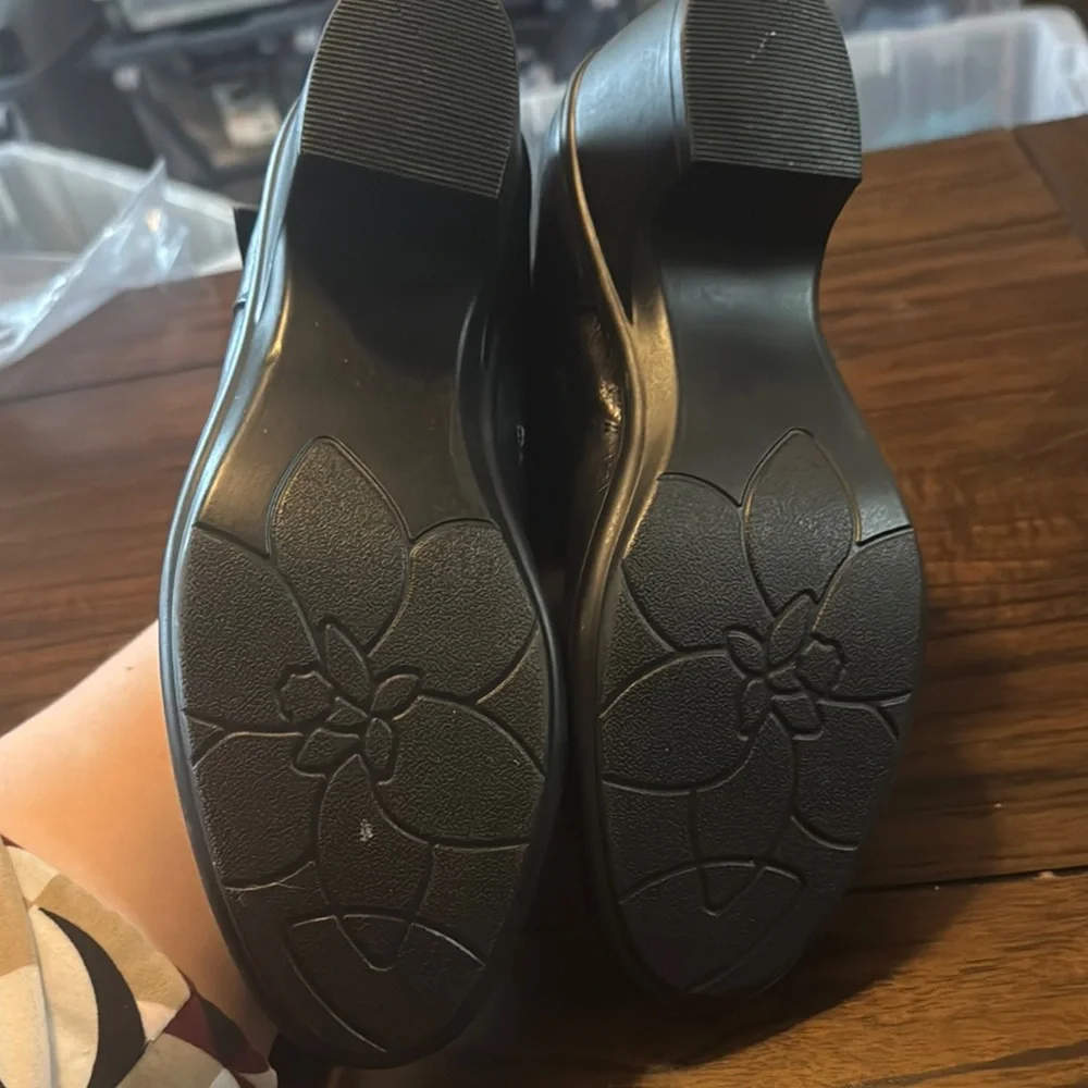 Easy Street Black Ankle Booties with Chunky Heel